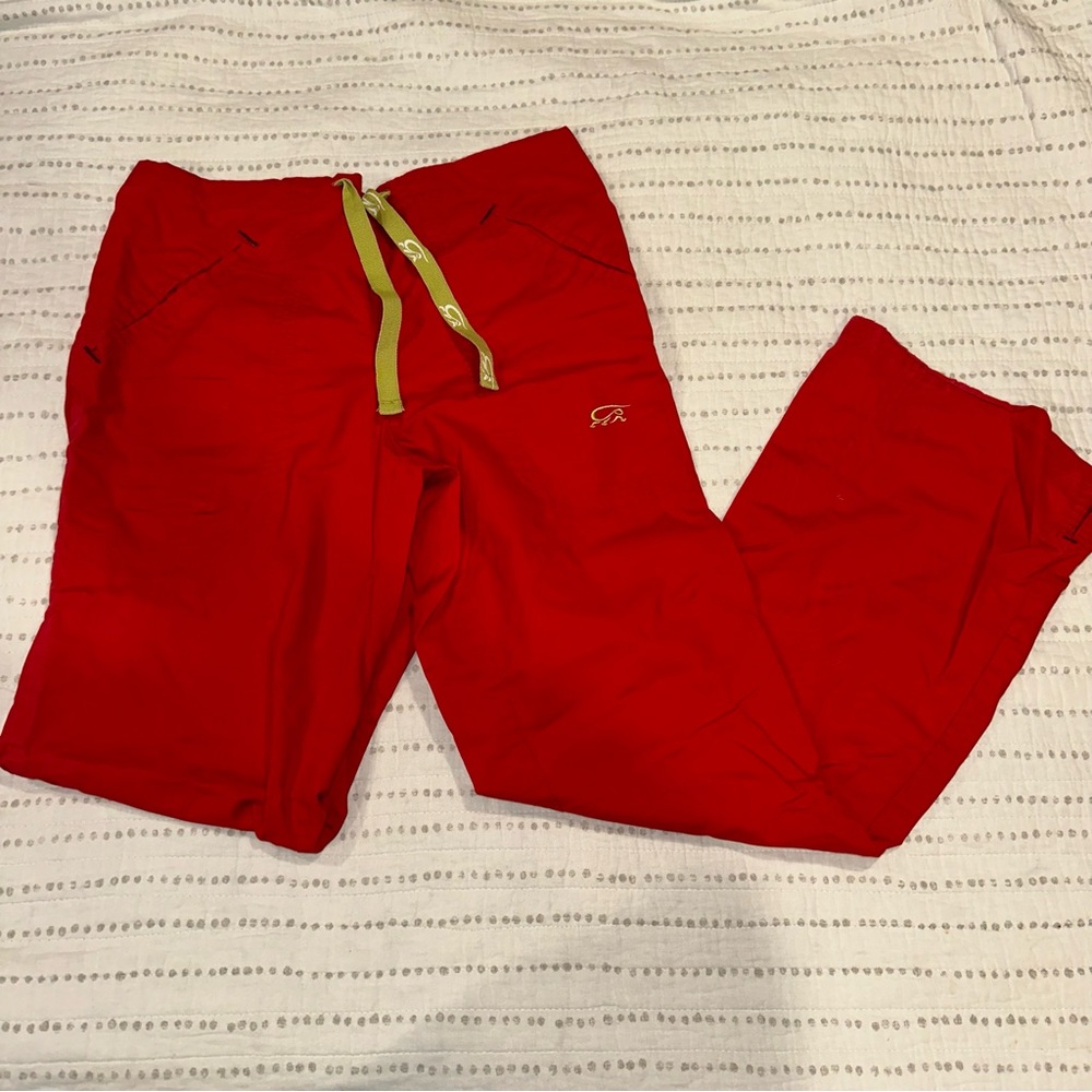 IguanaMed Scrubs 👩‍⚕️